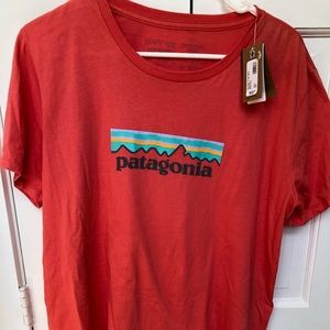 Patagonia NWT women’s L t-shirt